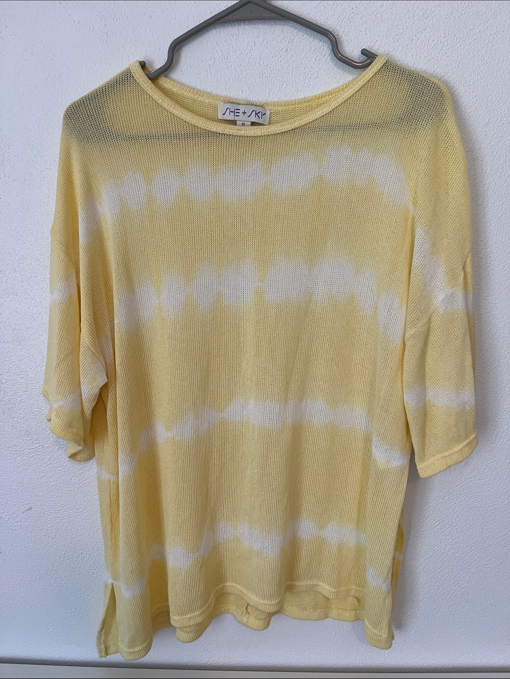 She + Sky Yellow and White Half Sleeve Knit Top Size Small